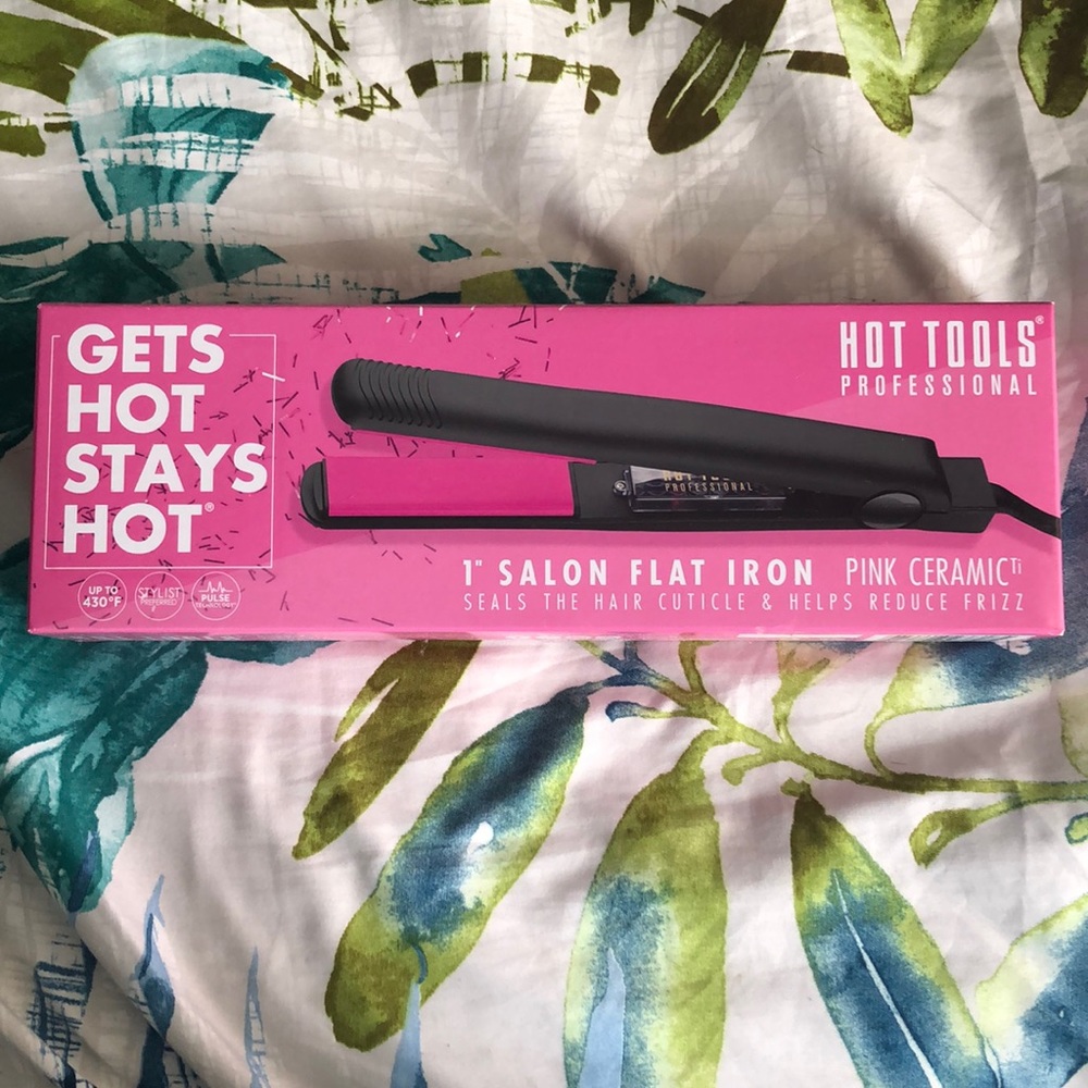 Hot Tools Professional Pink Ceramic 1” Flat Iron
